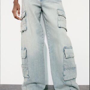 ZARA Light Wash Denim Cargo Pants – Size 2